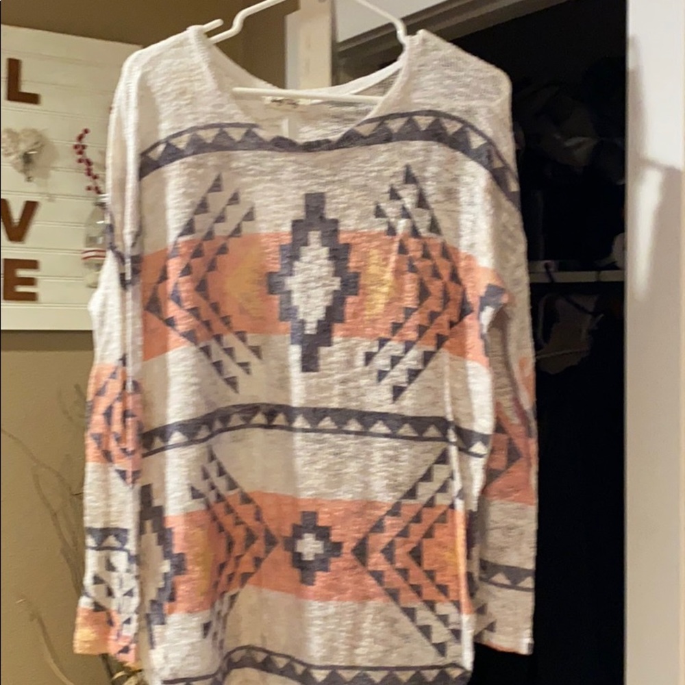 Cute light weight sweater